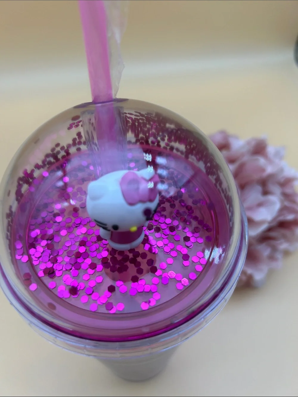 Hello Kitty Pink Glitter Dome Tumbler with Straw NEW!  Super Cute Drinking Cup